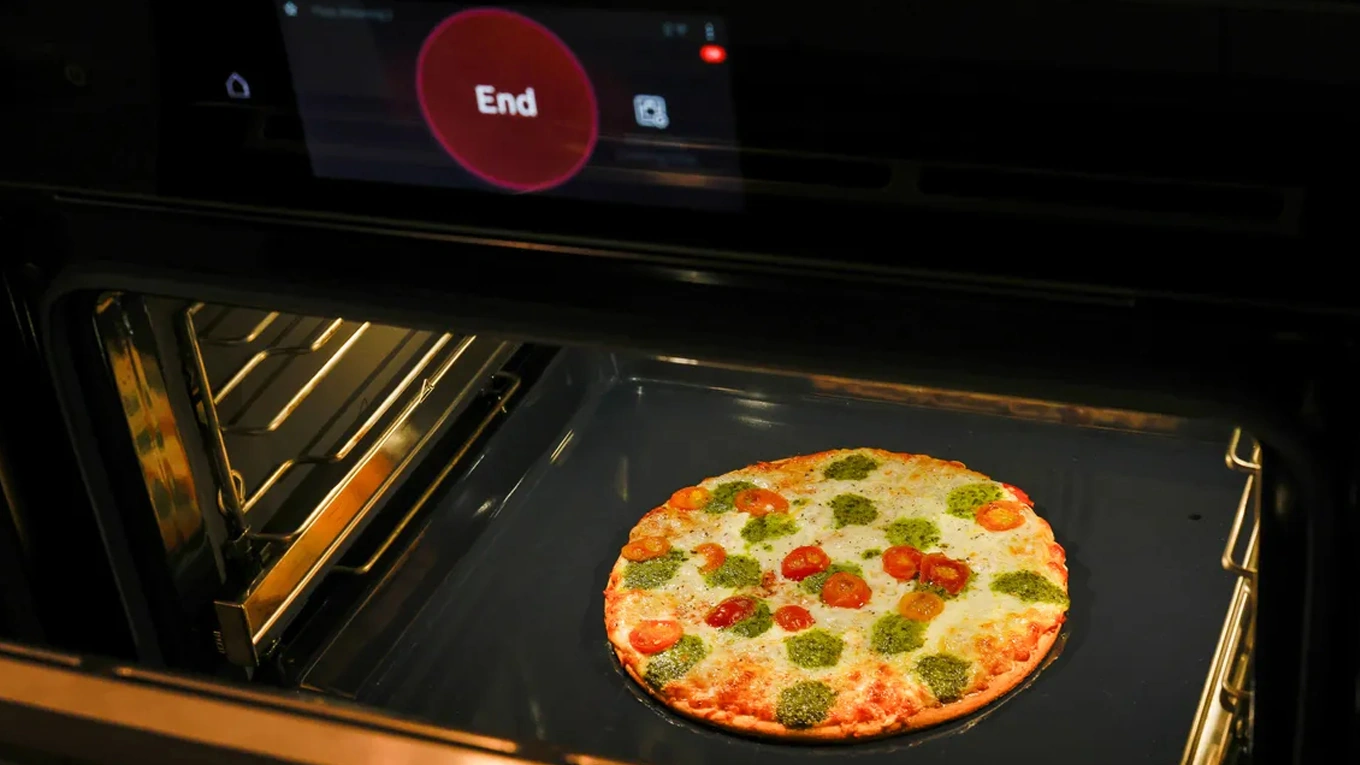 Pizza im Bosch Serie 8 Backofen