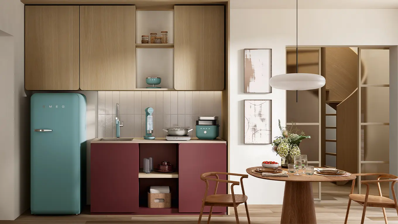 Smeg Fab28 kühlschrank in emerald green matt in einer eiche küche