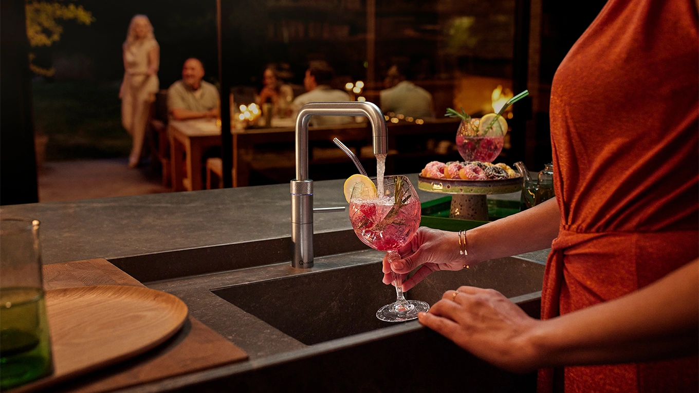 Quooker Flex square befüllt cocktails