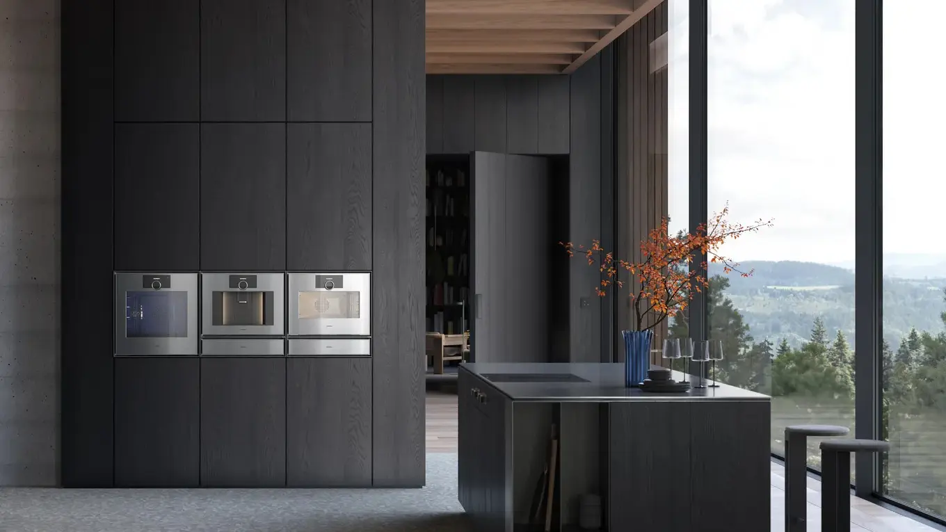 Drei Gaggenau Expressive Backofen  in einer grifflosen luxusküche