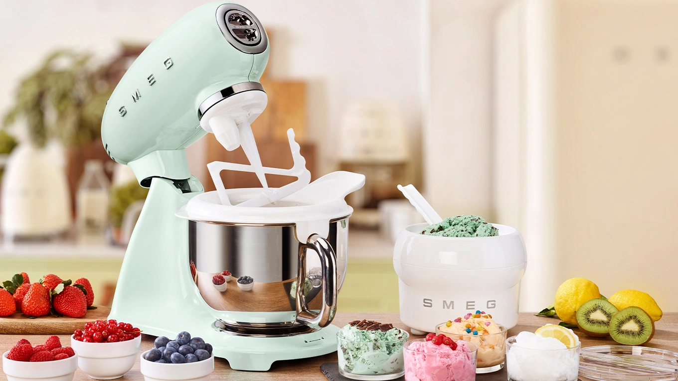 Smeg Küchenmaschine smeg küchenmaschine in pastellgrün als eismaschine