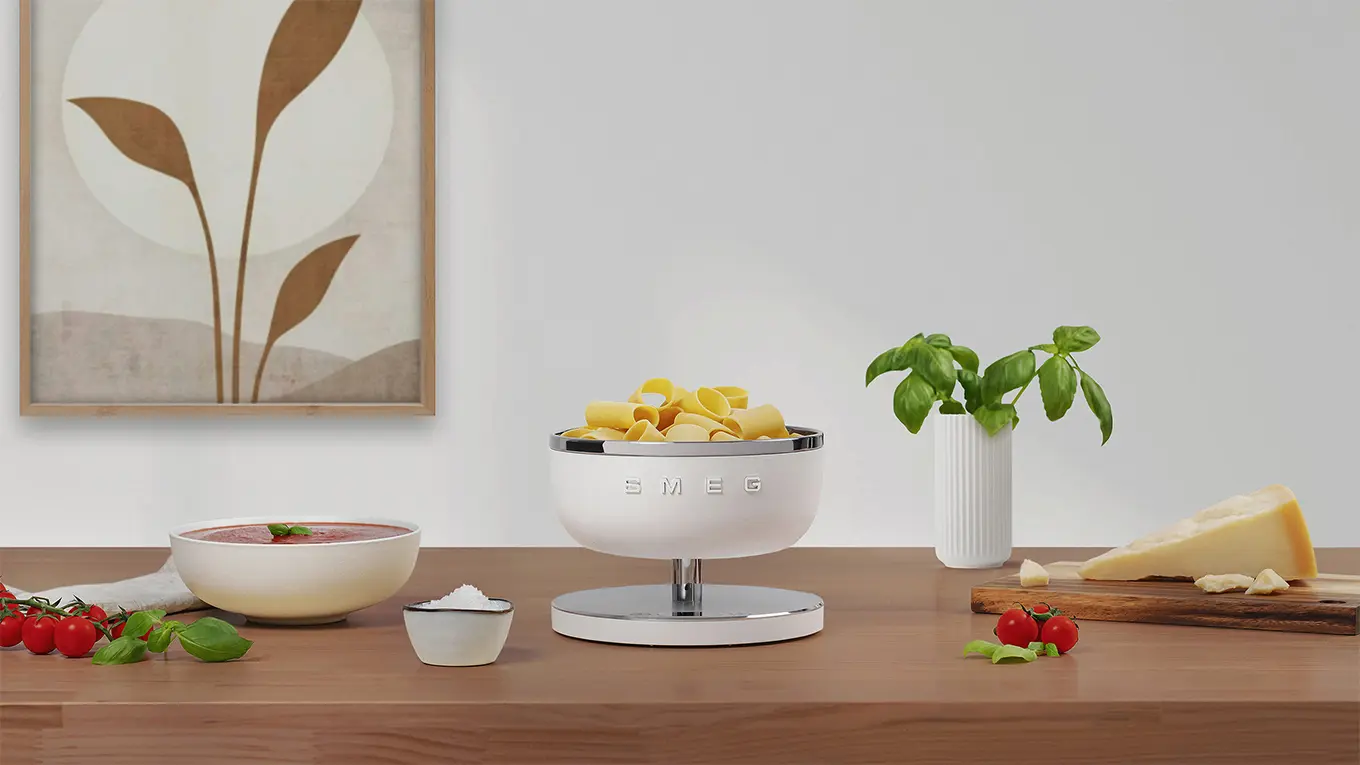 nudeln in der weißen smeg küchenwaage