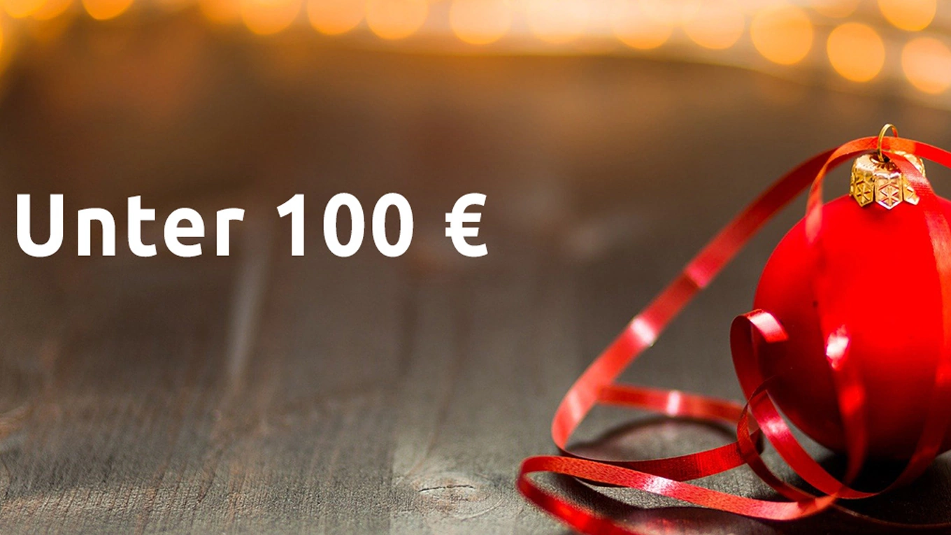 geschenkideen unter 100 euro mit roter weihnachtskugel