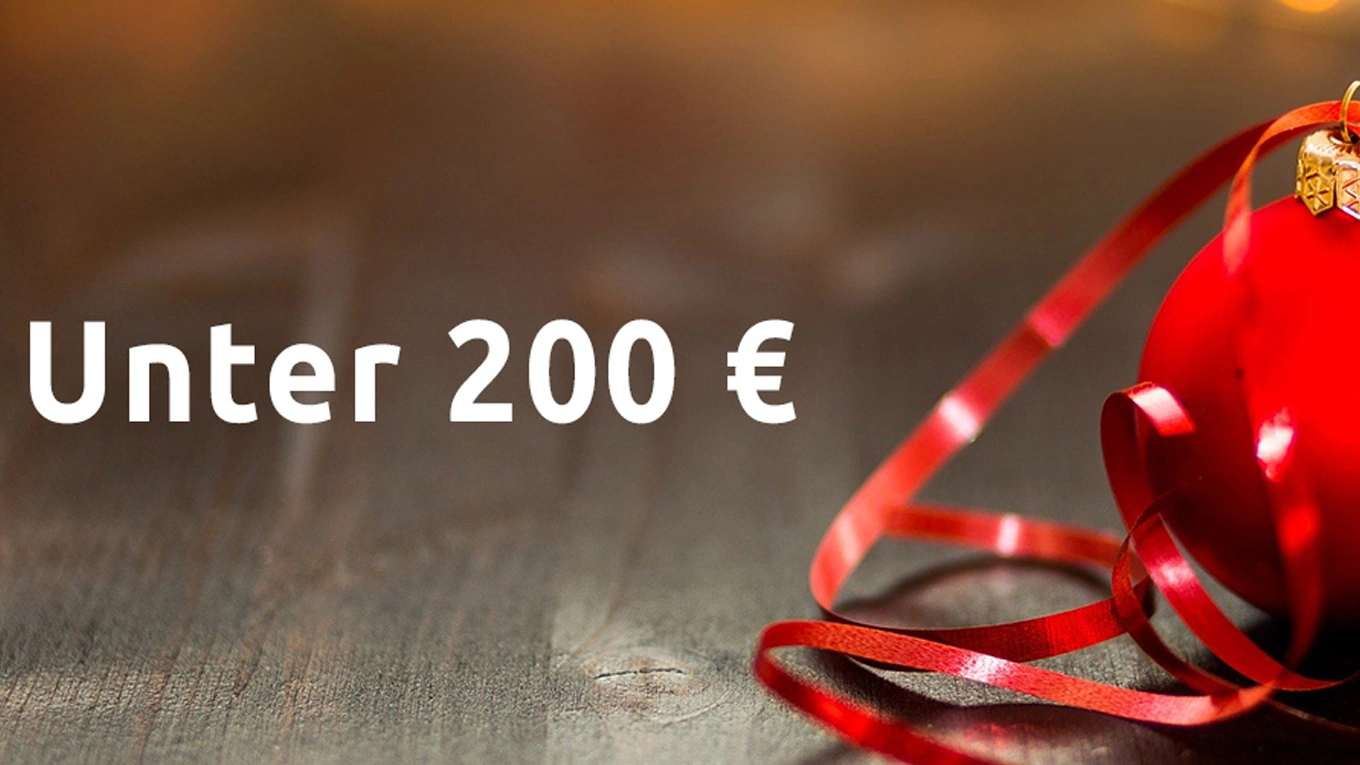 geschenkideen unter 200 euro mit roter weihnachtskugel