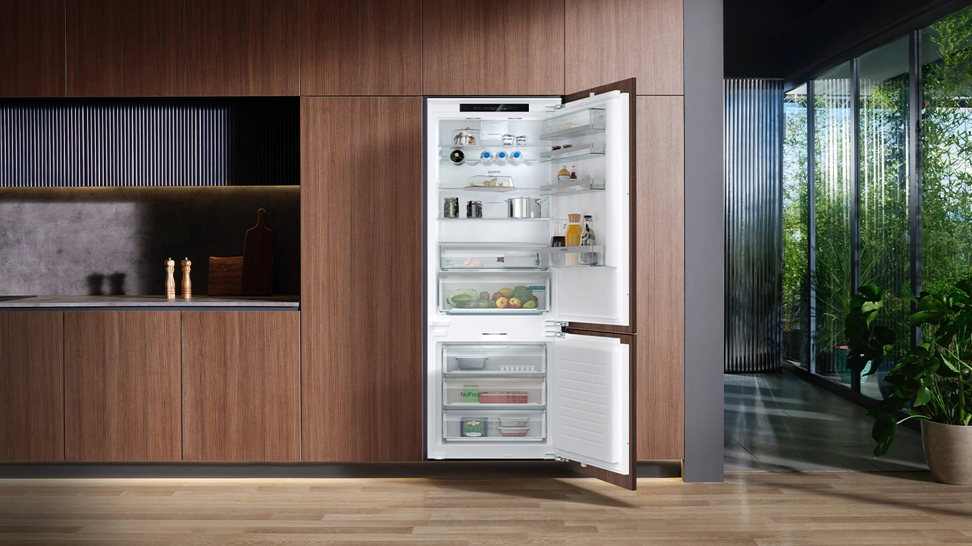siemens iq500 einbau kühlschrank xl siemens iq500 xl einbau kühlschrank in einer holzküche